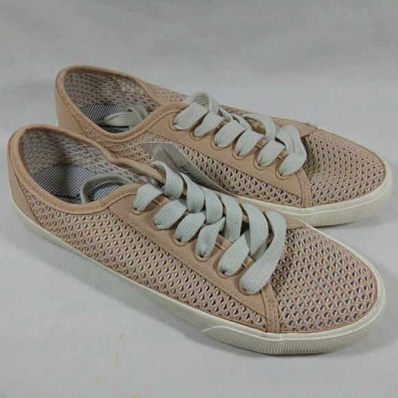 Women tan canvas with eyelid sneakers - Picture 2 of 8